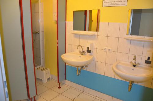 Koupelna v ubytování Backpackers Düsseldorf - SELF CHECK-IN
