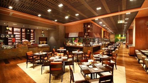 Restaurace v ubytování HUALUXE Wuxi Taihu