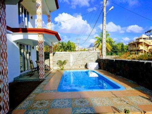 Elegant Apartment Flic en Flac + Pool