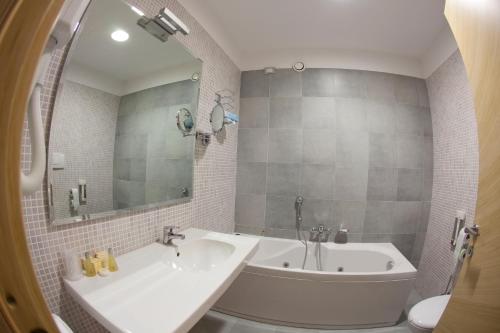 Kúpeľňa v ubytovaní Centrum Palace Hotel & Resorts
