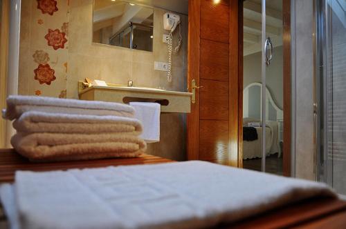 A bathroom at Posada Valle del Oso