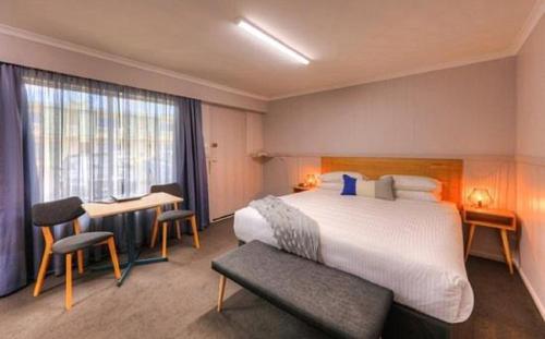 Best Western Burnie - Murchison Lodge tesisinde bir odada yatak veya yataklar