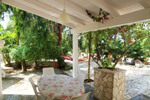 2 bedrooms appartement with enclosed garden at Torre Guaceto 1 km away from the beach