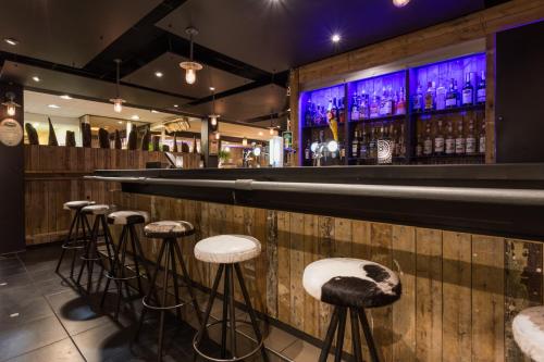 Ο χώρος του lounge ή του μπαρ στο Strandhotel Westduin