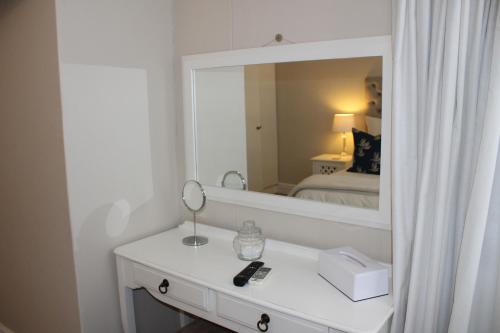 Kamar mandi di Waterfront - Knysna Quays Accommodation