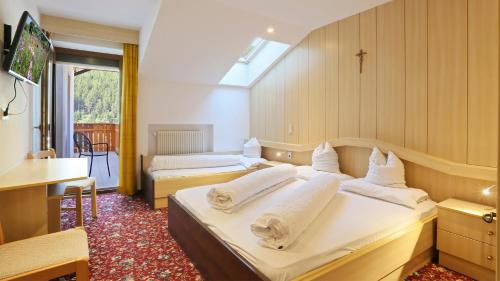 Gallery image of Pension Alpenhof B&B in Colle Isarco
