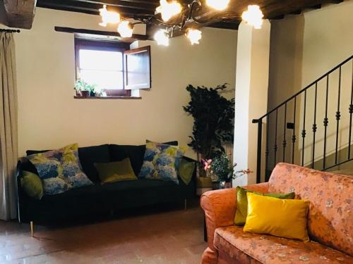 Posezení v ubytování Borgo Fastelli - House in historical Borgo in Tuscany - Sambuco
