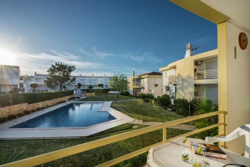 Apt Galé Garden AA by Algarve Villa Holidays