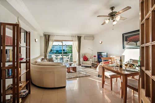 Apt Galé Garden AA by Algarve Villa Holidays