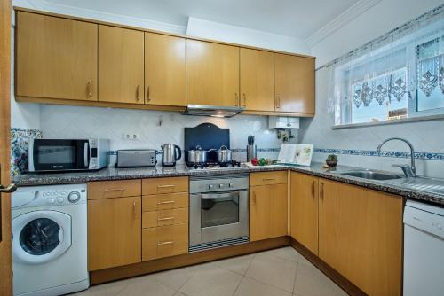 Apt Galé Garden AA by Algarve Villa Holidays