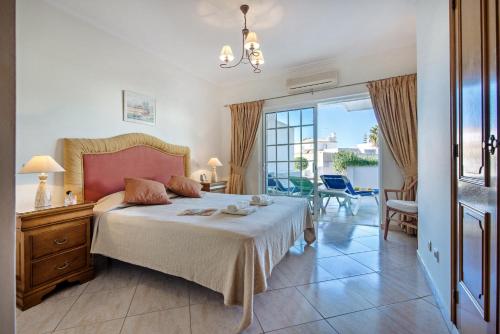 Apt O Monte C near the beach by Algarve Villa Holidays
