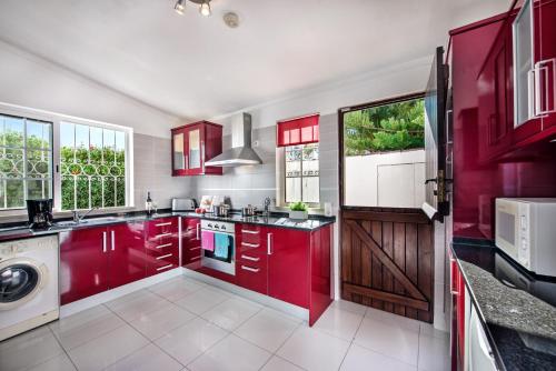 Buganvilia by Algarve Villa Holidays