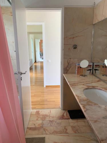 OASIS Exclusive Apartment @ Athenian Riviera