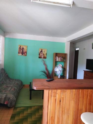 Appartement confortable à Sainte-Anne, 70m², vue jardin