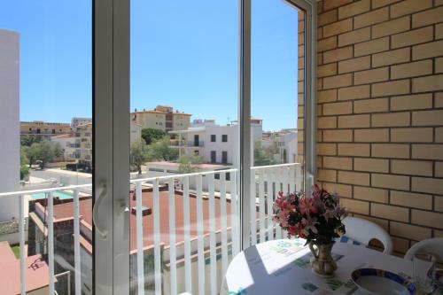 Apartment Global Immo 2035 Olympia, Roses, Spain - Booking ...