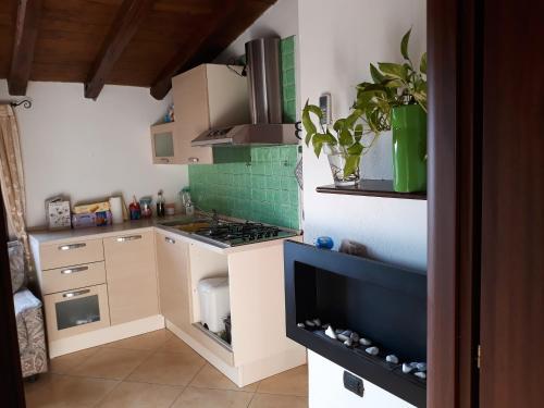 One bedroom appartement with city view and wifi at Loceri