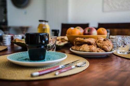 ChaniersにあるLes Cuves - Saintesの食器