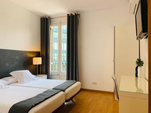 Super Balmes Guest House