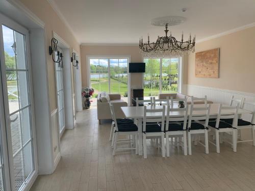 Televisor o centre d'entreteniment de Vila Bianca