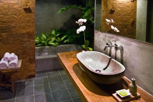 Un baño de Komea Villa