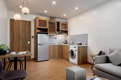Dapur atau dapur kecil di The Galaxy Home Hotel & Apartment