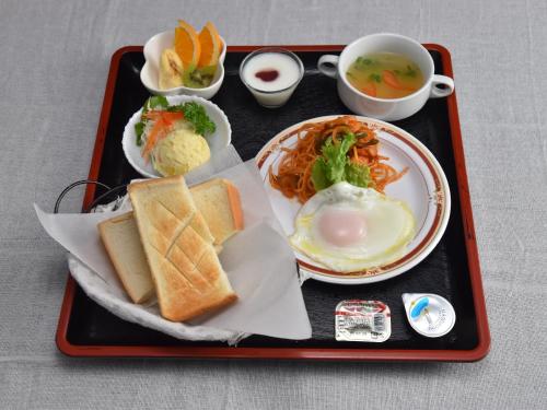 ホテルの敷地内または近くでの食事または食べ物