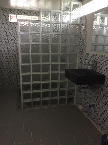 Vonios kambarys apgyvendinimo įstaigoje De Skure