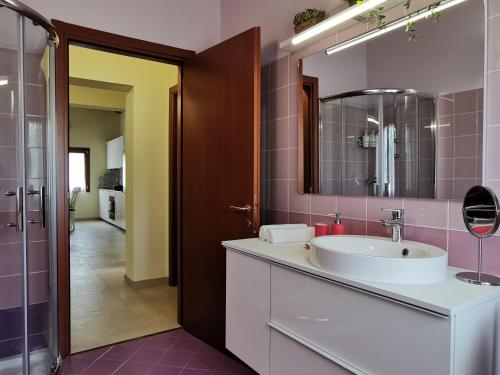 A bathroom at La Casa dell'Orologio