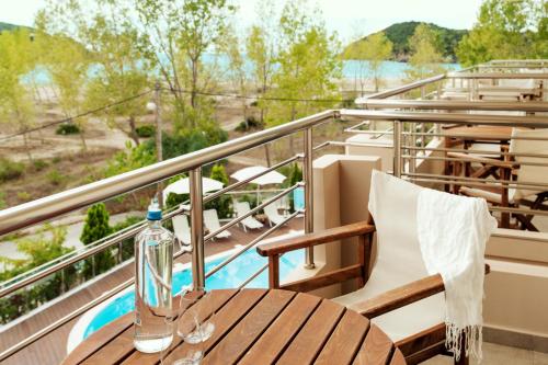 Gallery image of Ammos Bay in Ammoudia