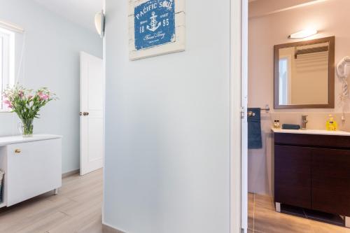 Mariners (1) - Bright and stylish apartment - walk to the beach