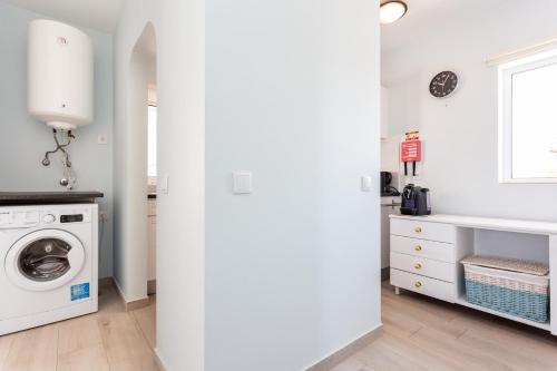 Mariners (1) - Bright and stylish apartment - walk to the beach