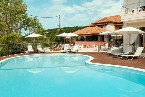 Gallery image of Ammos Bay in Ammoudia