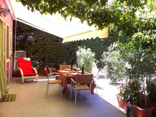 2 bedrooms house with sea view enclosed garden and wifi at Sciacca 5 km away from the beach