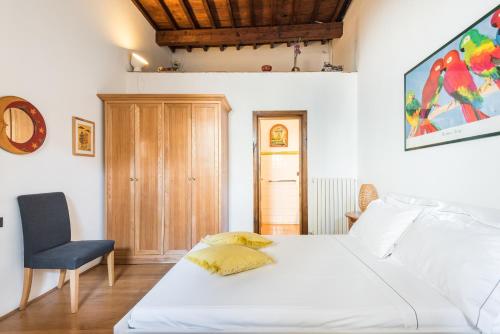 Galeriebild der Unterkunft Refined flat with private loggia in San Frediano in Florenz