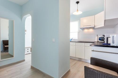 Mariners (2) - Bright and stylish apartment - walk to the beach