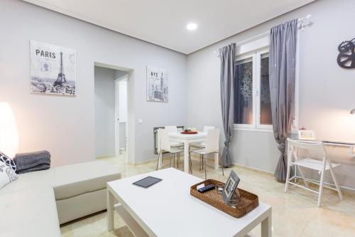 A seating area at Boutique Apartments in the Heart of Madrid