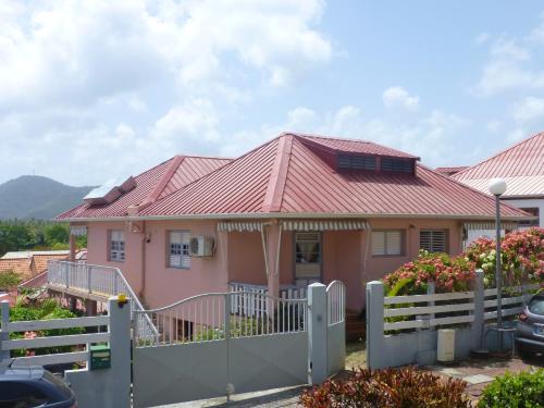 Appartement charmant à Sainte-Anne - Terrasse et Jardin