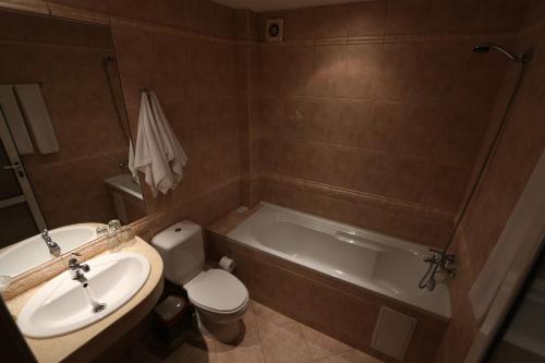 Et badeværelse på Family Hotel Vaso