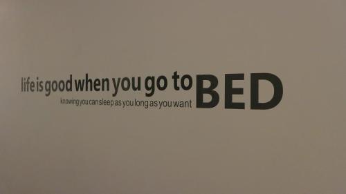 Postel nebo postele na pokoji v ubytování BED Nimman - Adults Only