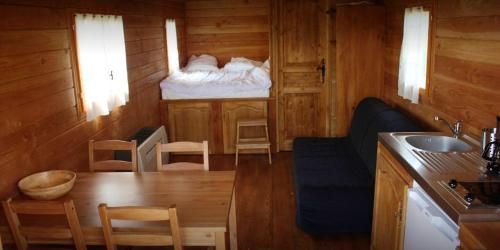 Postel nebo postele na pokoji v ubytování Charmant studio à Villers Sur Mer - 20 m² avec balcon jardin,
