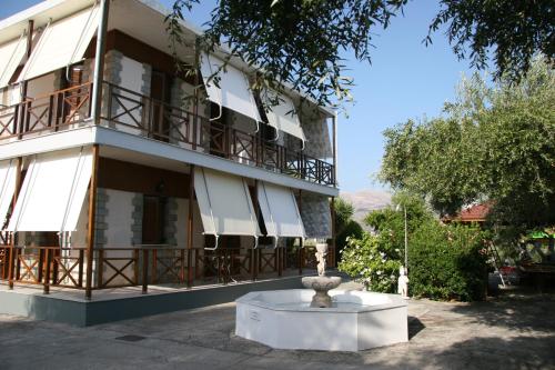 Gallery image of Circe Pansion in Lixouri