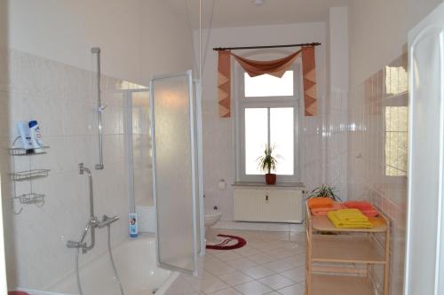 Ένα μπάνιο στο Arthur Albert Apartment -7 Wohnungen für Geschäftsreisende - wie zu Hause