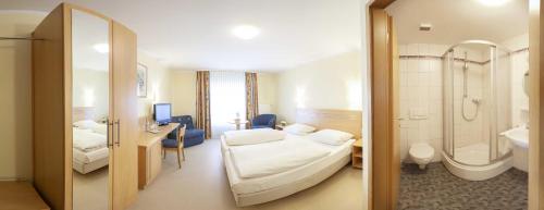 חדר רחצה ב-Hotel-Gasthof Krone