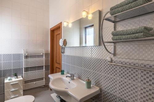 Phòng tắm tại Holiday house Pineta - Fazana, sea view & mini wellness