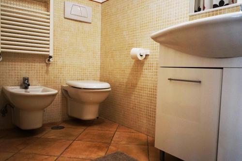 Kúpeľňa v ubytovaní Appartamento di fronte al mare by Apulia Accommodation
