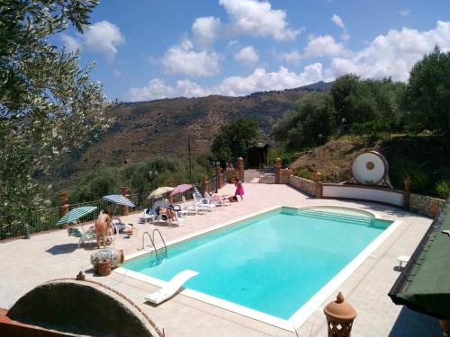 One bedroom appartement with sea view shared pool and furnished terrace at Reitano 5 km away from the beach