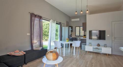 Χώρος καθιστικού στο Casa Sol location de vacances indépendante à Calvi moins de 2km plage