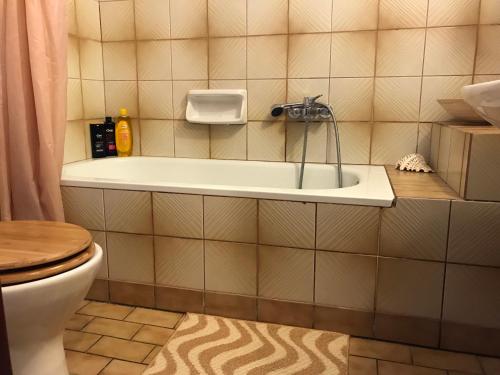 A bathroom at Sarakinas Farm House