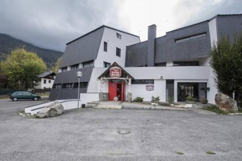 En generel udsigt til bjerge eller udsigt til bjerge taget fra lejligheden