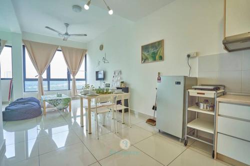 Η κουζίνα ή μικρή κουζίνα στο Studio with Pool - 4 Pax - FREE Netflix - Semenyih